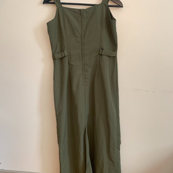 Sporty Army Green Dress - Picture 6 of 6